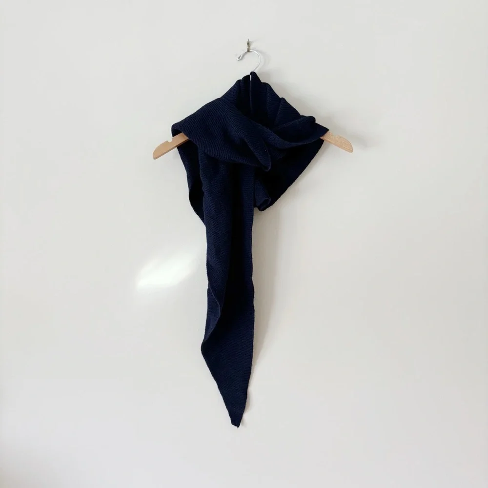NWOT Anthropologie Navy Knit Scarf Wrap - Picture 4 of 4